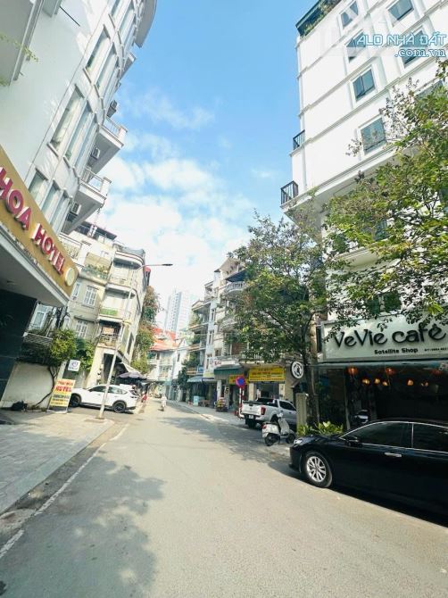 Bán nhà mặt ngõ 603 Lạc Long Quân - 8 tầng - Kinh doanh - 3 ô tô tránh