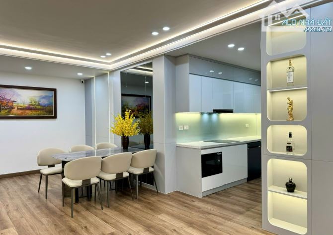 CĂN HỘ CAO CẤP Ở NGOẠI GIAO ĐOÀN TÒA NO4B T1 , TẦNG 20, 130m² 3PN+2WC, FULL NỘI THẤT, 14TỶ