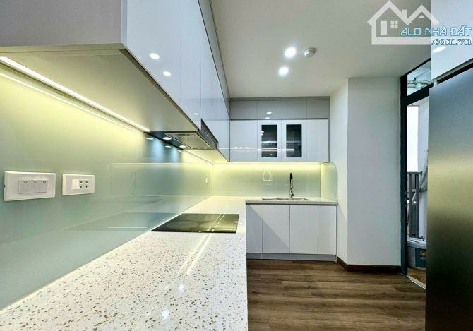 CĂN HỘ CAO CẤP Ở NGOẠI GIAO ĐOÀN TÒA NO4B T1 , TẦNG 20, 130m² 3PN+2WC, FULL NỘI THẤT, 14TỶ