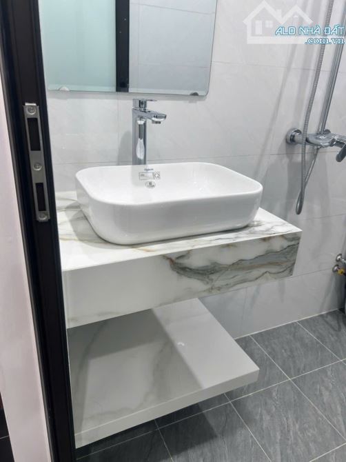 NHỈNH 6 TỶ - NHÂN CHÍNH - THANH XUÂN - 5 TẦNG MỚI ĐẸP - 3 PHÒNG NGỦ KHÉP KÍN - 2