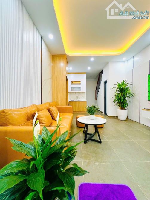 BÁN NHÀ HOÀNG QUỐC VIỆT, 35M, 6 TẦNG THANG MÁY, NGÕ NÔNG, FULL NỘI THẤT, Ở SƯỚNG