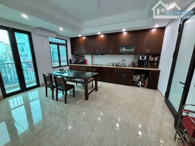 Bán nhà mặt ngõ 603 Lạc Long Quân - 8 tầng - Kinh doanh - 3 ô tô tránh