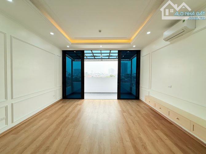 NGUYỄN KHẢ TRẠC, VIEW TRƯỜNG HỌC, 2 THOÁNG Ô TÔ TRÁNH VỈA HÈ, 7 TẦNG THANG MÁY 70m MT 5m