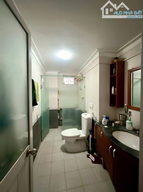 Bán nhà Trần Hưng Đạo, Hoàn Kiếm, 78m2*4 tầng, ô tô tránh, lô góc 3 thoáng, MT 4.8m, 42 tỷ