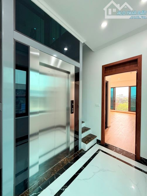 NGUYỄN KHẢ TRẠC, VIEW TRƯỜNG HỌC, 2 THOÁNG Ô TÔ TRÁNH VỈA HÈ, 7 TẦNG THANG MÁY 70m MT 5m