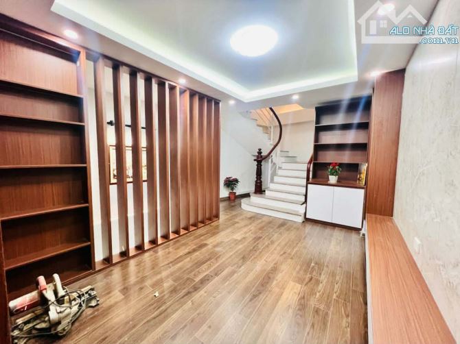 BÁN GẤP NHÀ DÂN XÂY LÔ GÓC THOÁNG 8M RA ĐƯỜNG Ô TÔ PHỐ XUÂN ĐỈNH 42M*5T GIÁ 9.760TỶ - 6