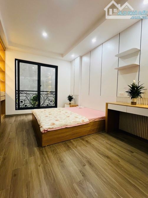 BÁN NHÀ HOÀNG QUỐC VIỆT, 35M, 6 TẦNG THANG MÁY, NGÕ NÔNG, FULL NỘI THẤT, Ở SƯỚNG