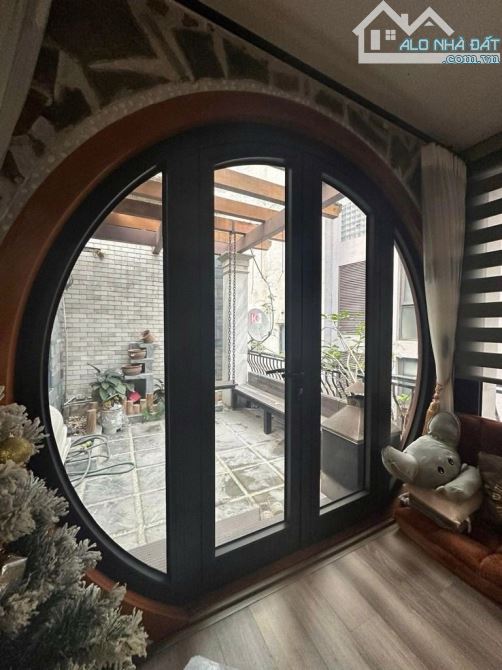 HOA HẬU - BIỆT THỰ - NGUYỄN ĐÌNH THI - TÂY HỒ - 93 M - 4 TẦNG - MẶT TIỀN 10 M - 82 TỶ