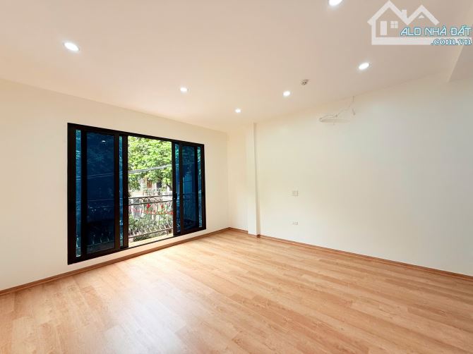 NGUYỄN KHẢ TRẠC, VIEW TRƯỜNG HỌC, 2 THOÁNG Ô TÔ TRÁNH VỈA HÈ, 7 TẦNG THANG MÁY 70m MT 5m