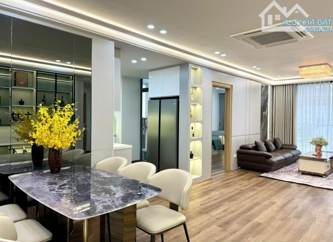 CĂN HỘ CAO CẤP Ở NGOẠI GIAO ĐOÀN TÒA NO4B T1 , TẦNG 20, 130m² 3PN+2WC, FULL NỘI THẤT, 14TỶ
