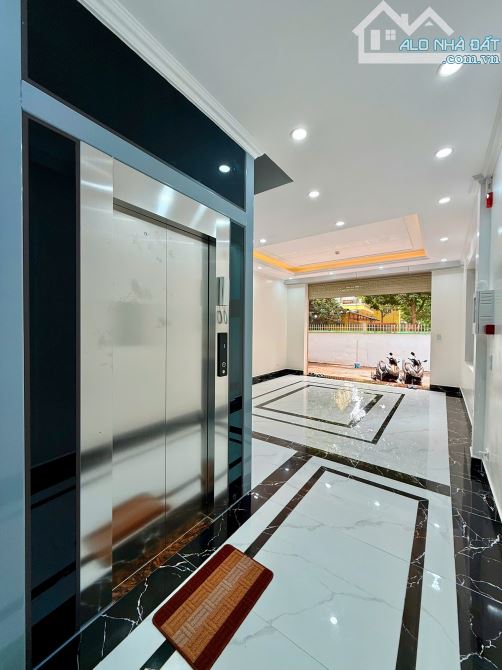 NGUYỄN KHẢ TRẠC, VIEW TRƯỜNG HỌC, 2 THOÁNG Ô TÔ TRÁNH VỈA HÈ, 7 TẦNG THANG MÁY 70m MT 5m