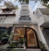 Gần Hồ Con Rùa - Phạm Ngọc Thạch -Q .3 – 5 tầng -DT: 36m2 – 13 tỷ 990