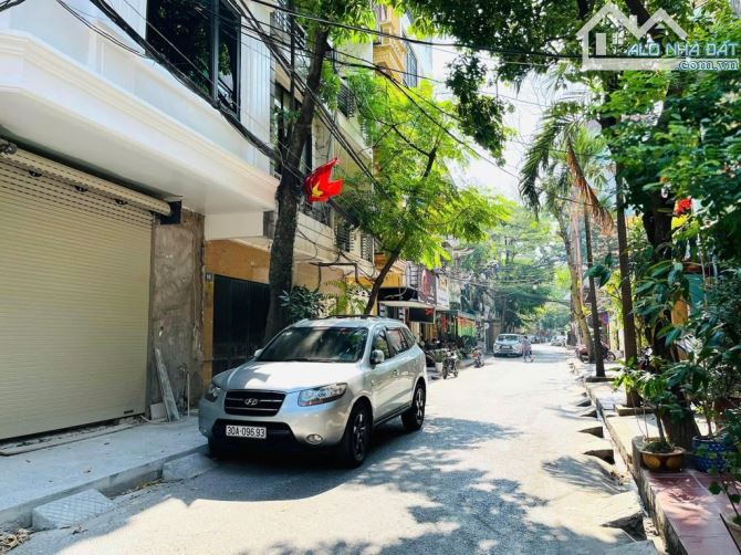 20.5 TỶ- BÁN NHÀ KHU PHÂN LÔ NGÕ 82 NGUYỄN PHÚC LAI 55M2 - 5M MẶT TIỀN - 4 TẦNG Ô TÔ TRÁNH - 1