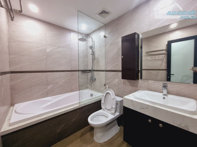 CĂN HỘ DỊCH VỤ CAO CẤP PHẠM VĂN ĐỒNG, LÔ GÓC,VỈA HÈ,Ô TÔ, KD, 170M2, 9 TẦNG,MT 10M, 70 TỶ. - 1