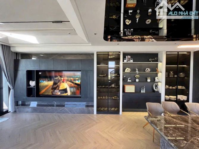 Bán Villa view sông Sài Gòn cực đẹp 9.5m x 16.4m kc 3 tầng thoáng mát - 1