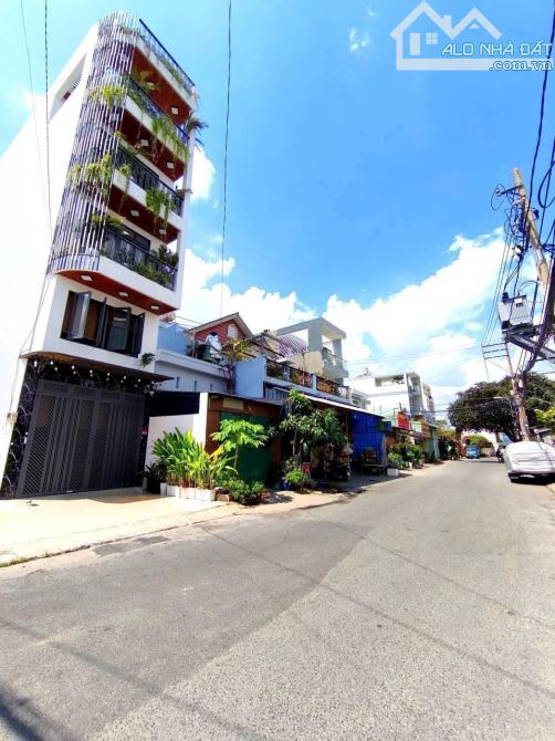 NHÀ 3 TẦNG-DT 5Mx18M (90M2)-HẺM XE TẢI CÁCH 50M RA MẶT TIỀN TÂN THỚI NHẤT Q12-SÁT PHAN VĂN - 1