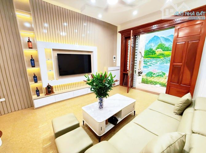 BÁN NHÀ NGUYỄN KHÁNH TOÀN QUAN HOA CẦU GIẤY 50M 6 TẦNG NGÕ NÔNG GẦN PHỐ 14.8 TỶ