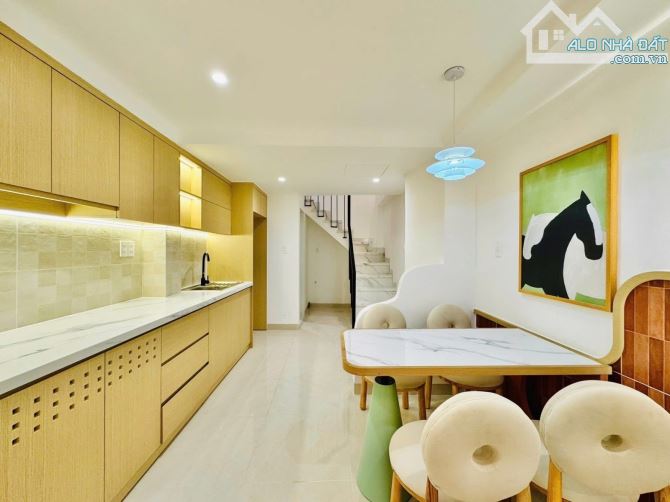 Bán nhanh nhà mới full nội thất, 3PN gần ngã tư Phú Nhuận. Giá chỉ 6.xx tỷ - 4