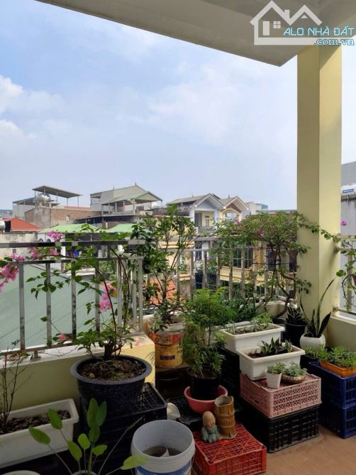 BÁN GẤP NHÀ DÂN XÂY LÔ GÓC THOÁNG  NGÕ THÔNG - Ô TÔ VÀO NHÀ - KINH DOANH 55M*’4T GIÁ 12 TỶ - 4