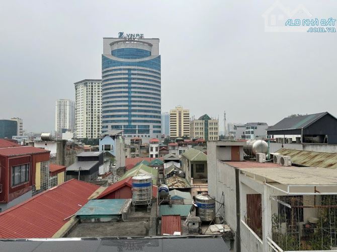 Bán căn nhà siêu phẩm 7 tầng , thang máy , gara 2 ô tô phố Nguyễn Chí Thanh