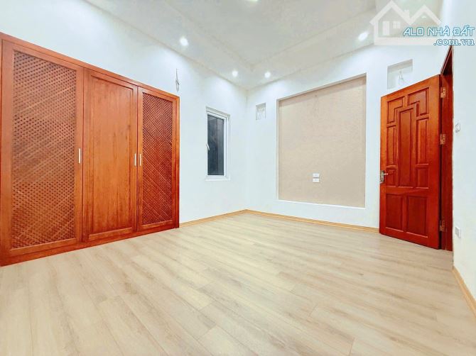 BÁN NHÀ NGUYỄN KHÁNH TOÀN QUAN HOA CẦU GIẤY 50M 6 TẦNG NGÕ NÔNG GẦN PHỐ 14.8 TỶ