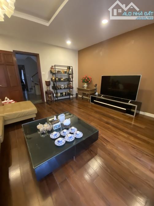 Mặt phố Bà Triệu 188m² – 6 tầng thang máy – dòng tiền 120tr/tháng – 155 tỷ