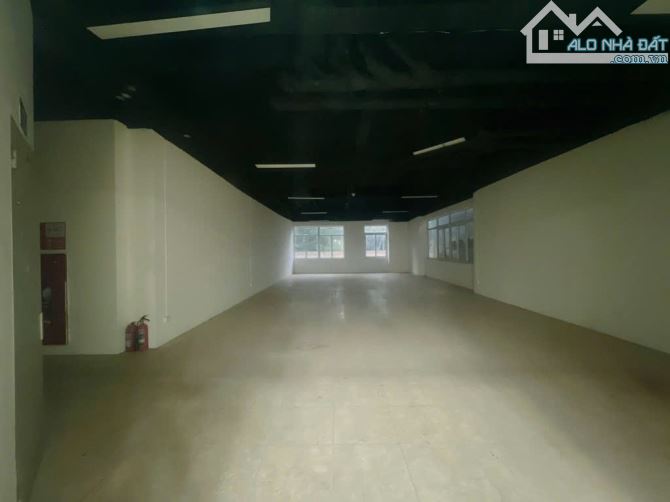 Chính chủ nhờ bán sàn thương mại Quang Trung 600m2_Sân đỗ vài trăm ô tô_Sổ đỏ lâu dài - 3