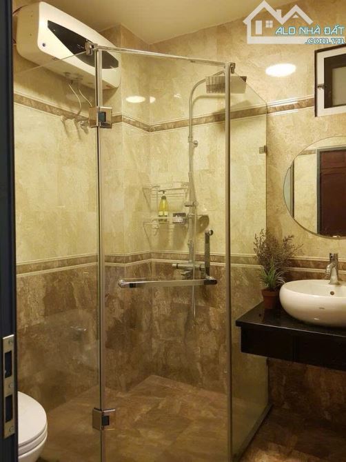 MẶT NGÕ PHỐ CỔ HÀNG VÔI - BA BƯỚC DẠO BỘ HỒ HOÀN KIẾM - BA THOÁNG - MẶT TIỀN RỘNG - 4