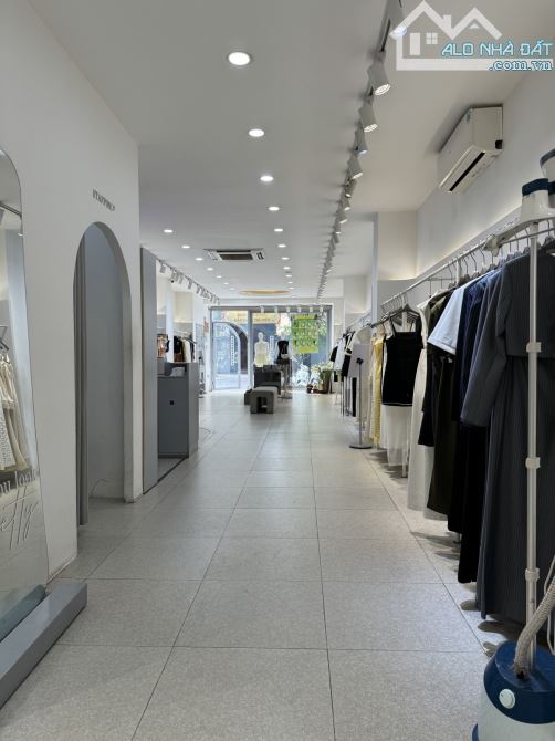 Building 14 tầng + hầm – vị trí kim cương Trần Hưng Đạo – gần Metro C10 - 500 tỷ