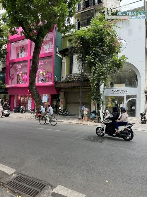 Mặt phố Bà Triệu 188m² – 6 tầng thang máy – dòng tiền 120tr/tháng – 155 tỷ