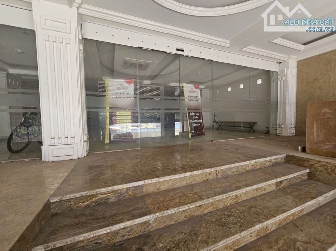 Building 14 tầng + hầm – vị trí kim cương Trần Hưng Đạo – gần Metro C10 - 500 tỷ