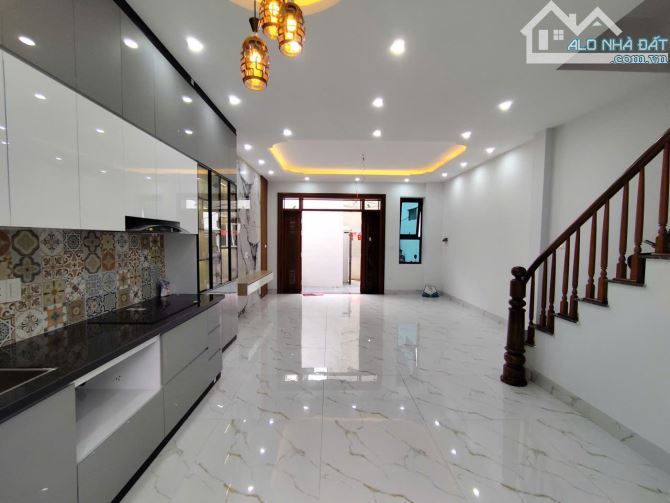 bán nhà dân xây độc lập thị trấn Chúc Sơn, 65m2, 4 tầng, ô tô đỗ cửa, nhỉnh 4 tỷ