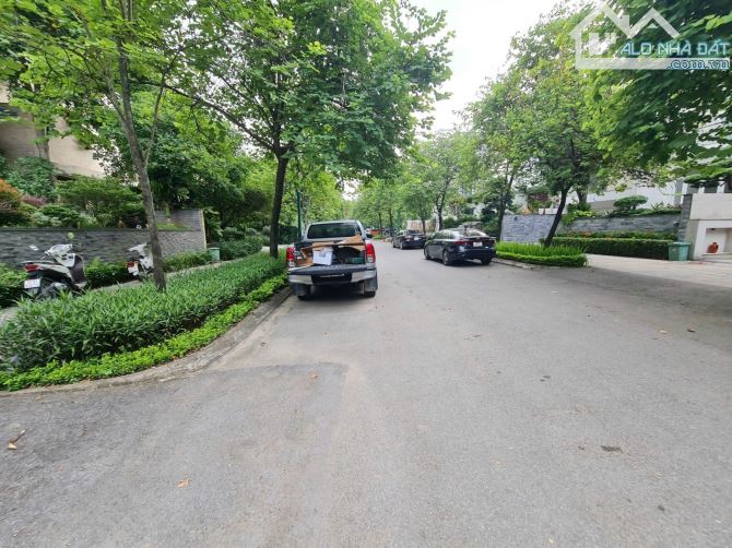 Bán BT CIPUTRA Đẳng Cấp An Sinh Nhất - 405M - 6 Tầng Thang Máy.