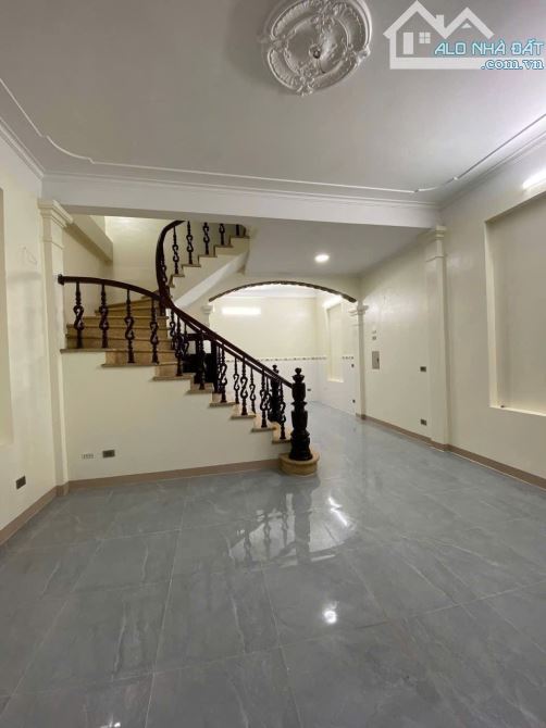 BÁN NHÀ PHỐ DUY TÂN CẦU GIẤY 55M 5 TẦNG VỈA HÈ Ô TÔ TRÁNH 2 THOÁNG KINH DOANH VIP 25 TỶ