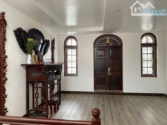 Nhà 5 tầng mới keng, Lạc Long Quân, 3 ô tô tránh, MT rộng 5.1m, dt 46m, giá nhỉnh 15 tỷ.