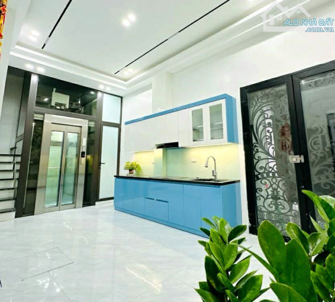 Nhà đẹp khu phố Phan Đình Phùng - Cửa Bắc gần Hoàng thành Thăng Long: 6 tầng thang máy.