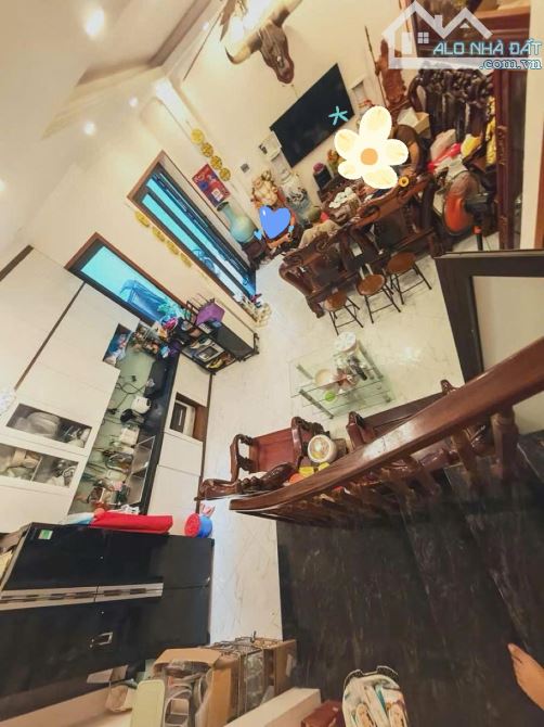 Nhà đẹp Nguyễn khánh toàn - Nhỉnh 14 tỷ - 61m - 5 tầng - để lại nội thất cực đẹp