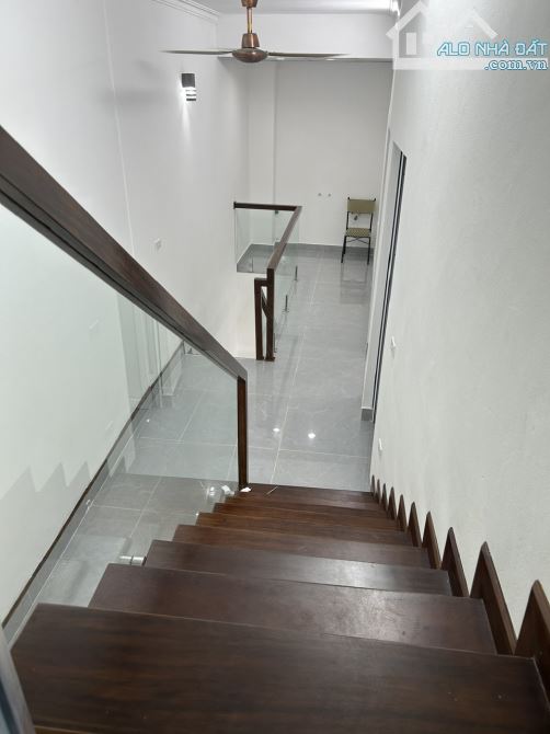 Cho thuê nhà 2 tầng mặt phố Tôn Đức Thắng,hợp làm văn phòng, ngân - 3