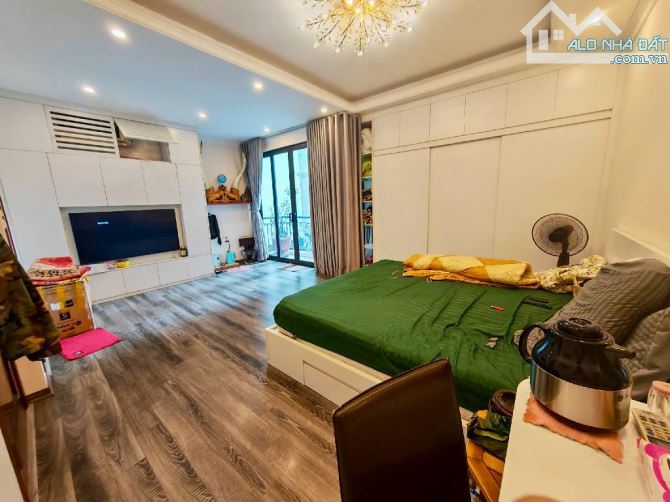 Nhà đẹp Nguyễn khánh toàn - Nhỉnh 14 tỷ - 61m - 5 tầng - để lại nội thất cực đẹp