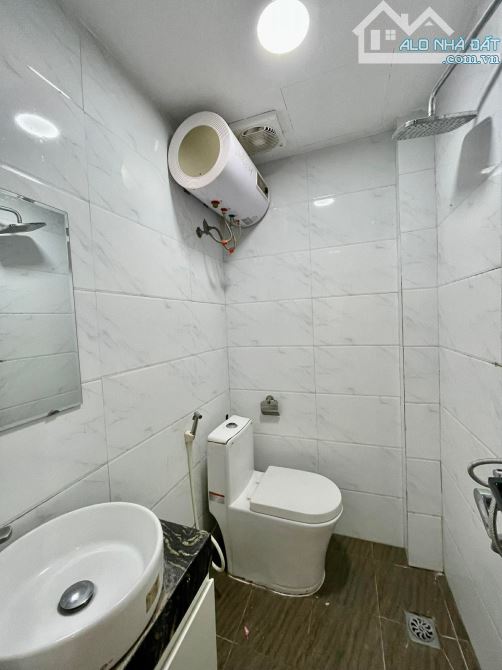 BÁN CHCCMN NGUYỄN KHÁNH TOÀN 50M 2 NGỦ FULL NỘI THẤT VỊ TRÍ THOÁNG NGÕ NÔNG GIAO THÔNG TỆN