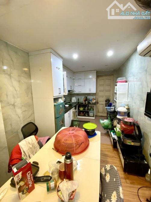 Bán nhà Hoàng Hoa thám - Hơn 8 tỷ, DT 50m, 4 tầng, cách 3 nhà ra ô tô