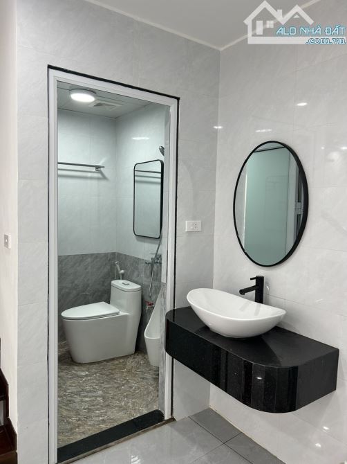 Cho thuê nhà 2 tầng mặt phố Tôn Đức Thắng,hợp làm văn phòng, ngân - 5