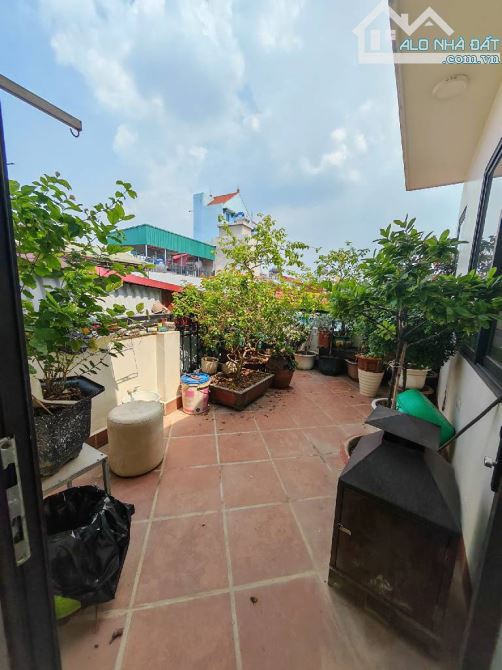 Nhà đẹp Nguyễn khánh toàn - Nhỉnh 14 tỷ - 61m - 5 tầng - để lại nội thất cực đẹp