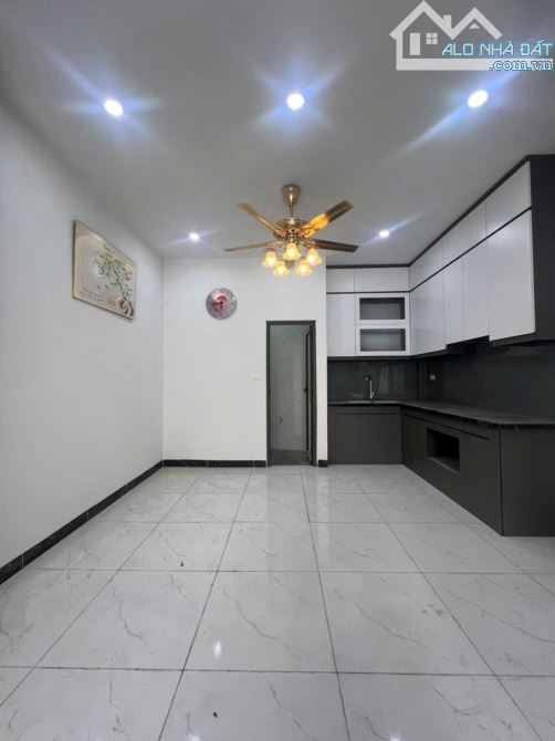 Nhà 80m xây 4 tầng diện tích 260m xây dựng.Sân trước để ô tô sân sau rửa giá chỉ nhỉnh 5tỷ - 1