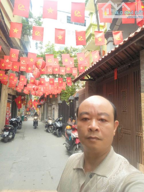 CHỈ 8.6 TỶ SỞ HỮU 30M²- 5 TẦNG- 10M RA ÔTÔ- NGÕ THÔNG- TT CẦU GIẤY