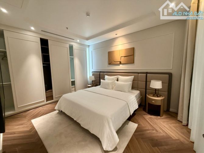 Bán tòa nhà Phố Huế Hoàn Kiếm 300m2, 10 tầng, mặt tiền 9m, vị trí kim cương