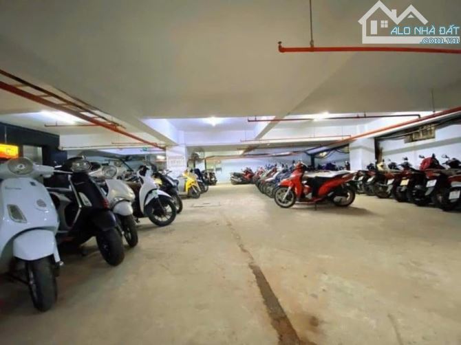 Bán nhà riêng mặt ngõ Võ Chí Công, 205m2, 4 tầng, MT 12m, ô tô KD, 44 tỷ,215 TRIỆU/M2