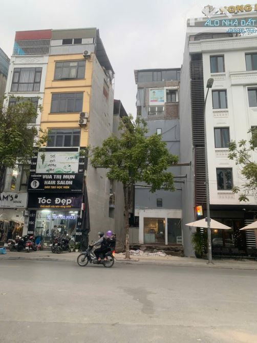 Bán gấp 40m2 đất mặt phố Trương Công Giai, vỉa hè rộng, kinh doanh sầm uất, giá 17,5 tỷ.