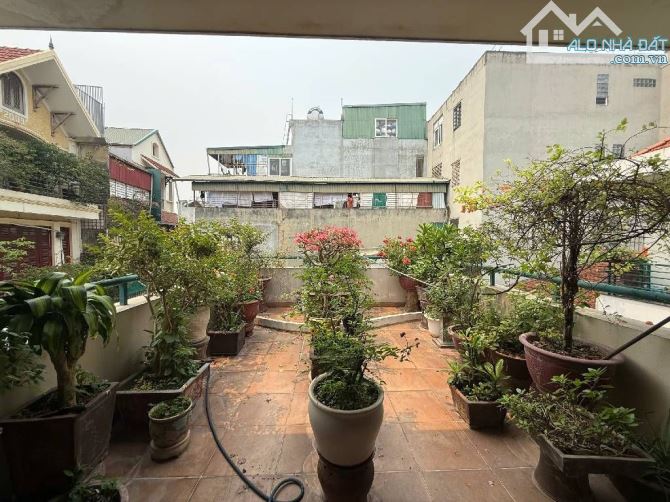 LẠC LONG QUÂN SIÊU PHẨM VIEW TÂY HỒ TRÍCH SÀI - 200M RA HỒ - Ô TÔ VÀO NHÀ. DT 272M2 X