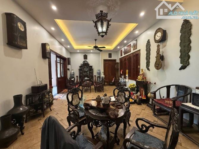 LẠC LONG QUÂN SIÊU PHẨM VIEW TÂY HỒ TRÍCH SÀI - 200M RA HỒ - Ô TÔ VÀO NHÀ. DT 272M2 X